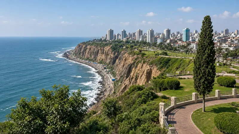Miraflores boardwalk in Lima overlooking the ocean and Costa Verde
